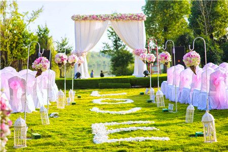 成都三圣鄉(xiāng)草坪婚禮 成都三圣鄉(xiāng)草坪婚禮