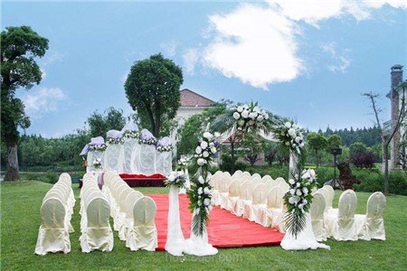 成都三圣鄉(xiāng)草坪婚禮 成都三圣鄉(xiāng)草坪婚禮