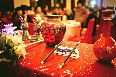 訂婚和結(jié)婚的區(qū)別 訂婚和結(jié)婚的區(qū)別