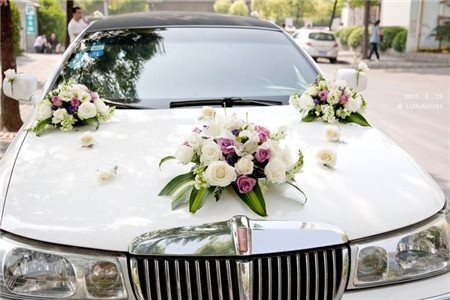 婚車扎花價(jià)格,婚車裝飾