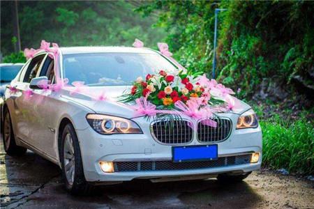 婚車扎花價(jià)格,婚車裝飾
