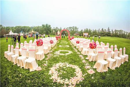 露天婚禮場(chǎng)地布置 露天婚禮場(chǎng)地布置